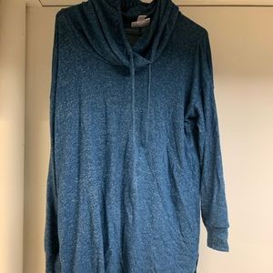 Blue maternity hooded sweatshirt